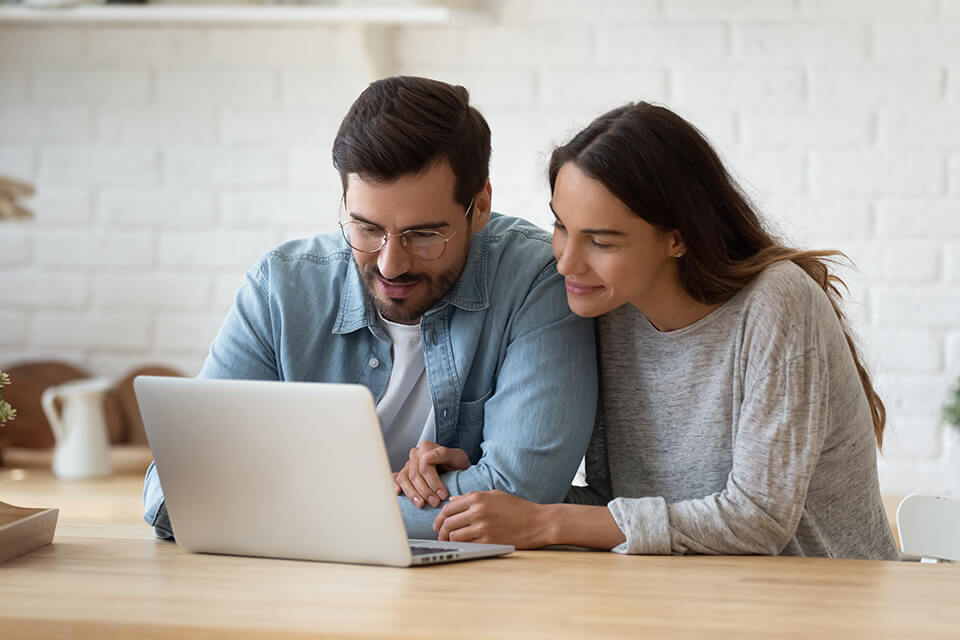 couple on laptop